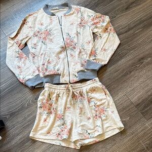 Hem & Thread Lounge Floral Zip-Up Jacket and Shorts Set size small